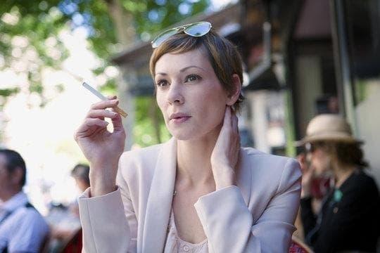 yunanistan e sigara hakkında güncel rehber, tatilde vape kullanımı ve nereden satın alınır