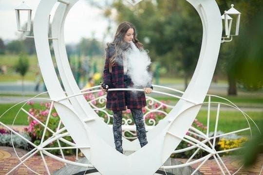 E Sigara Nasıl Kullanılır Rehberi E Sigara Nasıl Kullanılır İpuçları ile Güvenli Deneyim